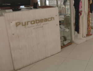 Gráficas Mundo - Rotulacion interior metacrilato Puro Beach Illetas