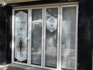 Gráficas Mundo | Diseño para rotulos exteriores y rotulación Palma Wellness - centro de masajes, salud, coaching, holistic wellness therapy